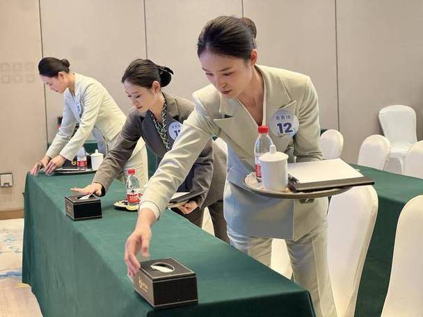 技藝爭鋒 能創未來 技能大賽以比促學，全面提升物業服務與會務服務技能